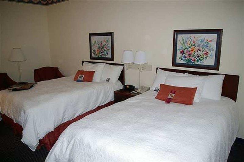 Hampton Inn Roxboro Exterior foto